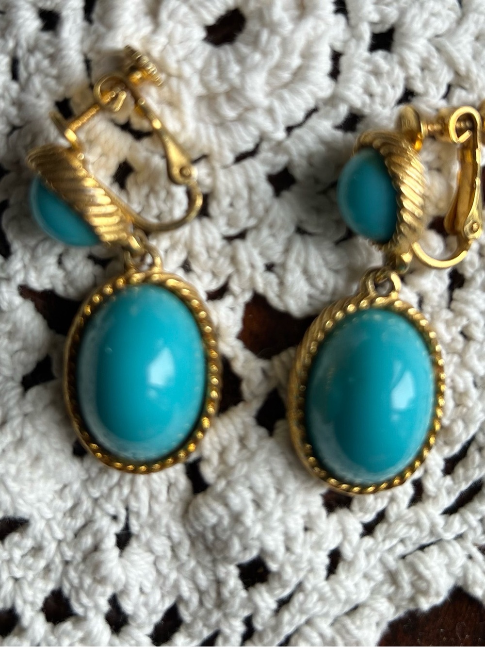 Vintage Gold-Tone Turquoise Oval Screw Back Earrings